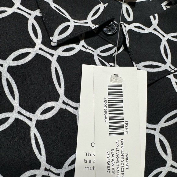 Chico’s button down 2 piece blouse - Picture 5 of 5